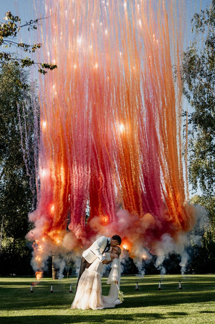 Pack Fumigènes Mariage Brume d’Émotion – Effet Éventail Multicolore